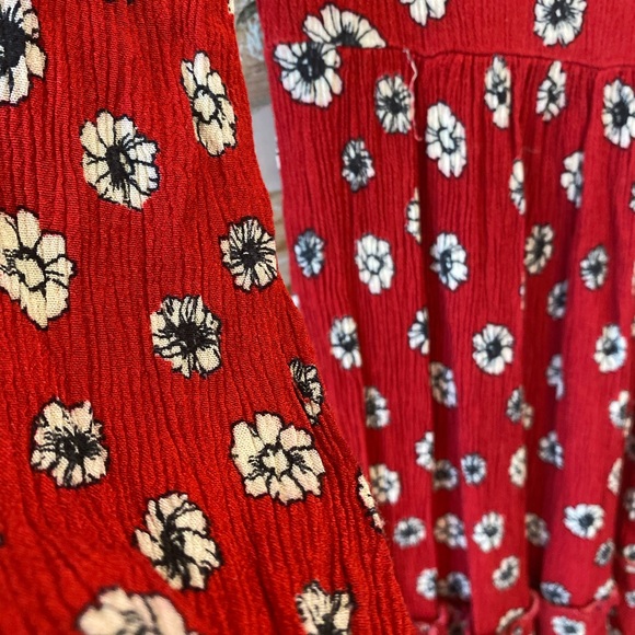 Forever 21 Red floral dress. - Picture 3 of 6